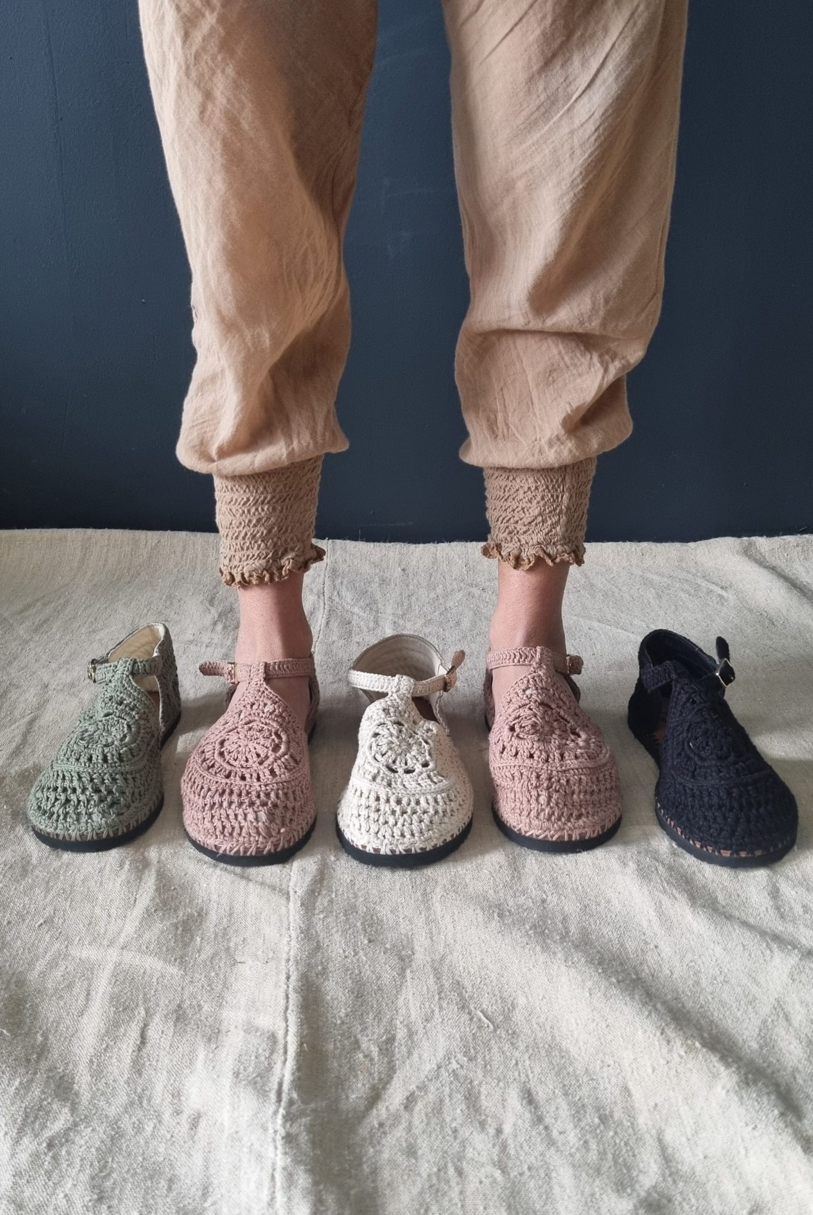 SANDALES – PLUSIEURS COLORIS DISPONIBLES