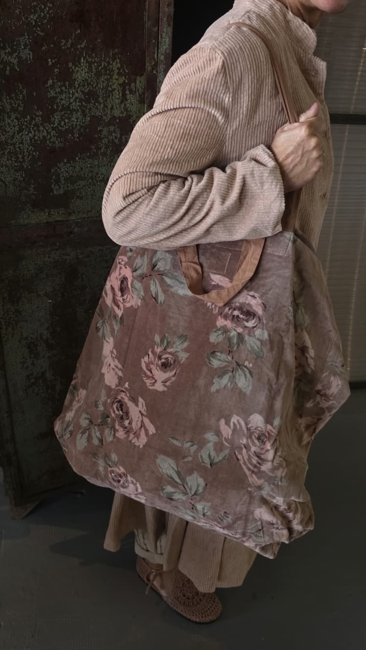 Sac velours fleurs rose