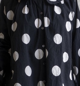 Gros pois blancs sur noir