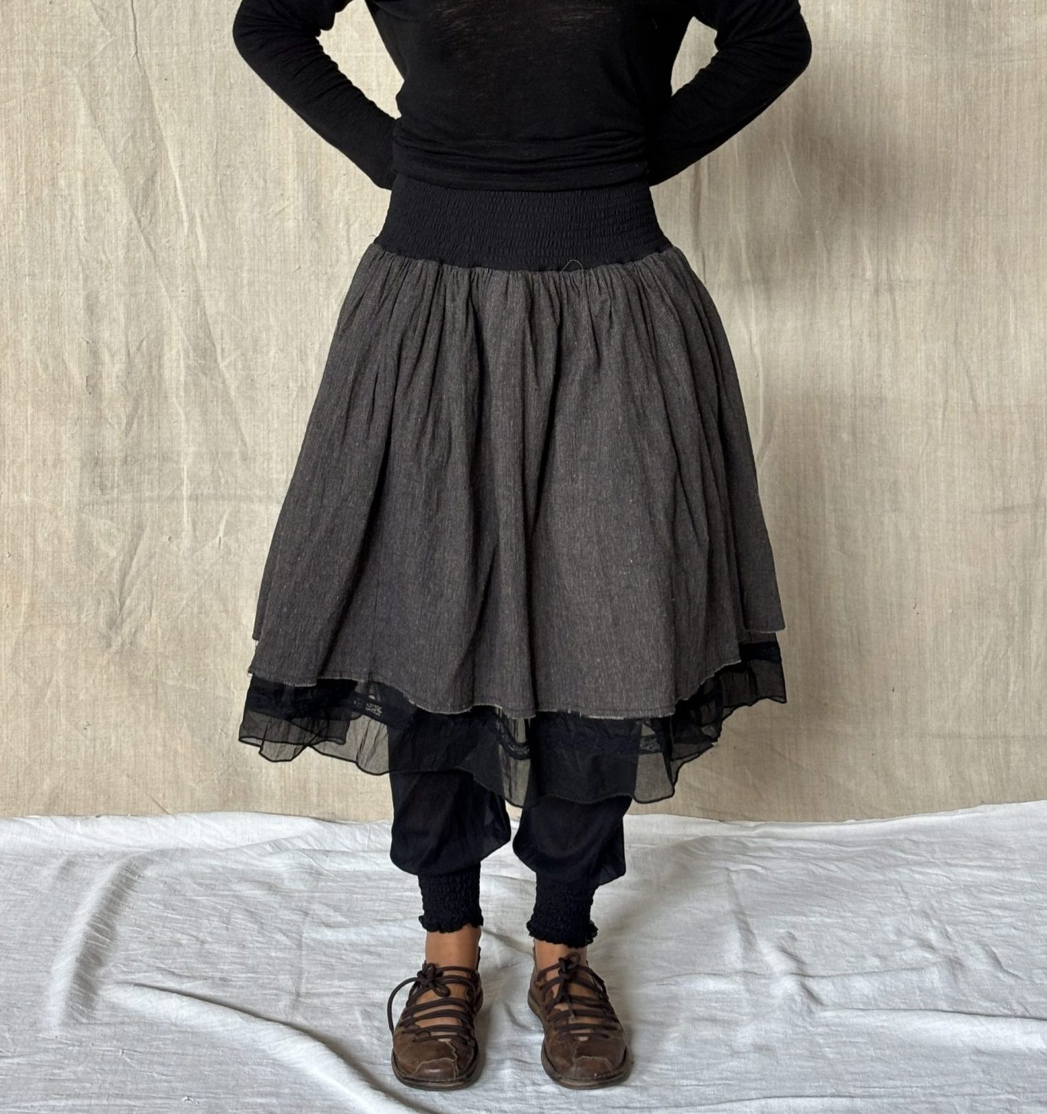 LOUISON – lin noir