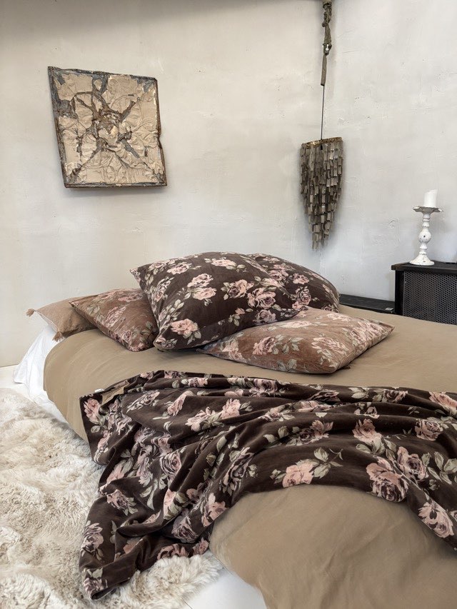 HOUSSE DE COUSSIN AUTÉ –  FLEURS CHOCOLAT – collection sous bois