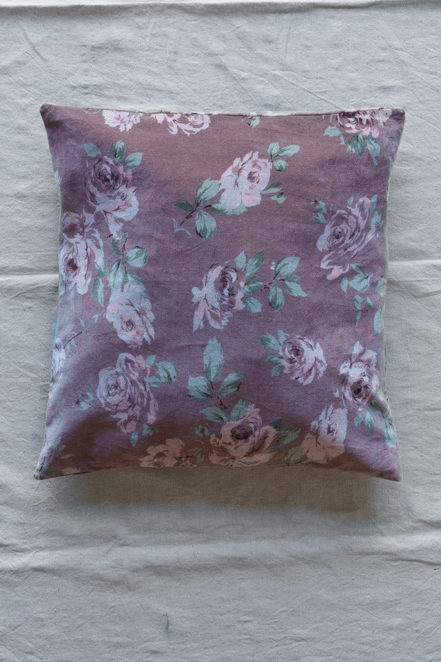 HOUSSE DE COUSSIN PUA -FLEURS ROSE- COLLECTION SOUS BOIS