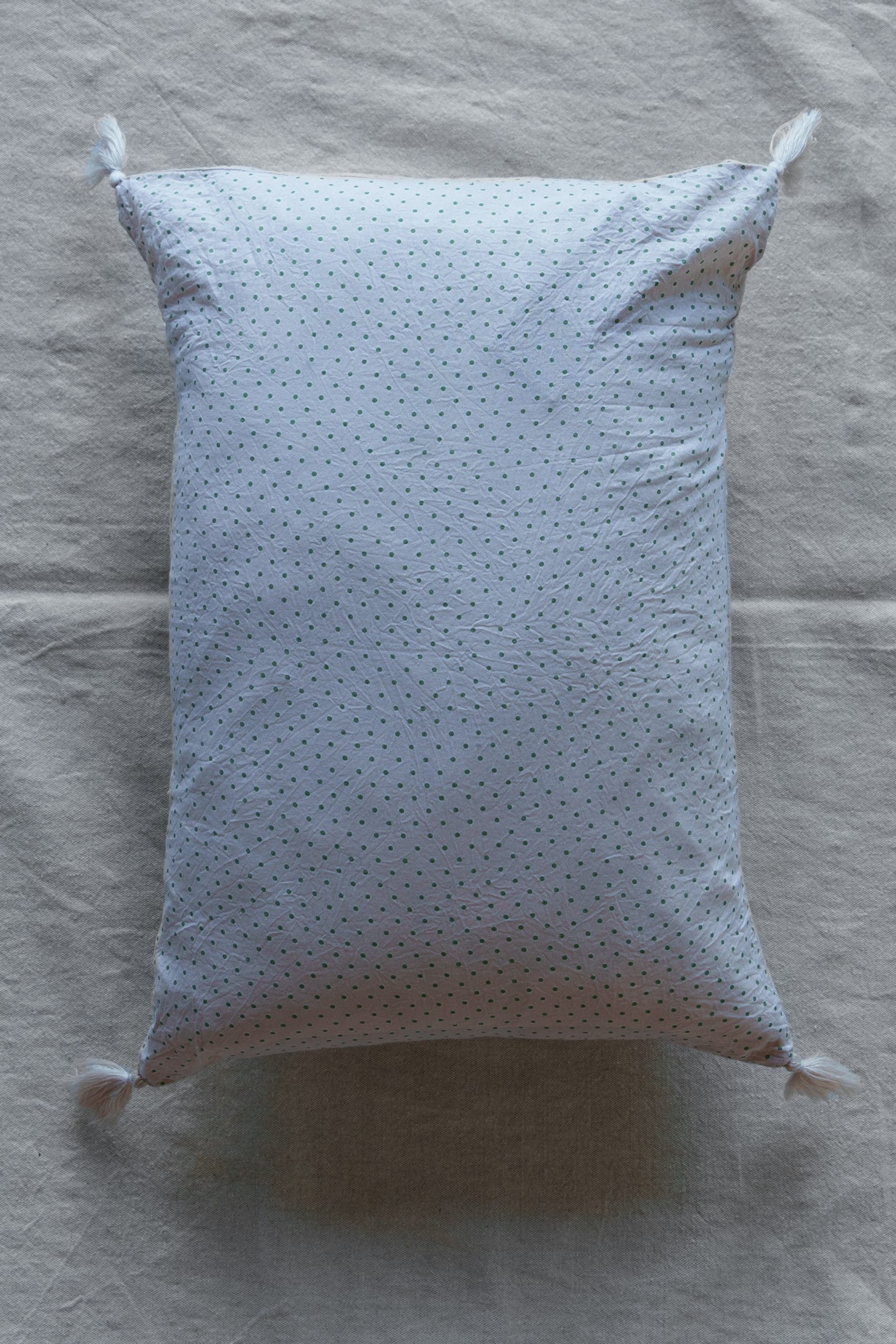 HOUSSE DE COUSSIN RAUPIA – POIS ROSE – COLLECTION RÊVERIE BOHÈME